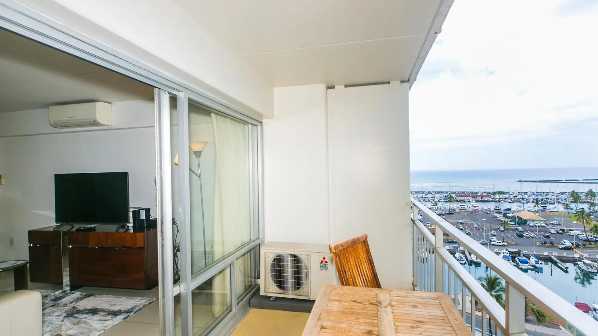 דירות הונולולו Ilikai Tower 1027 0*,